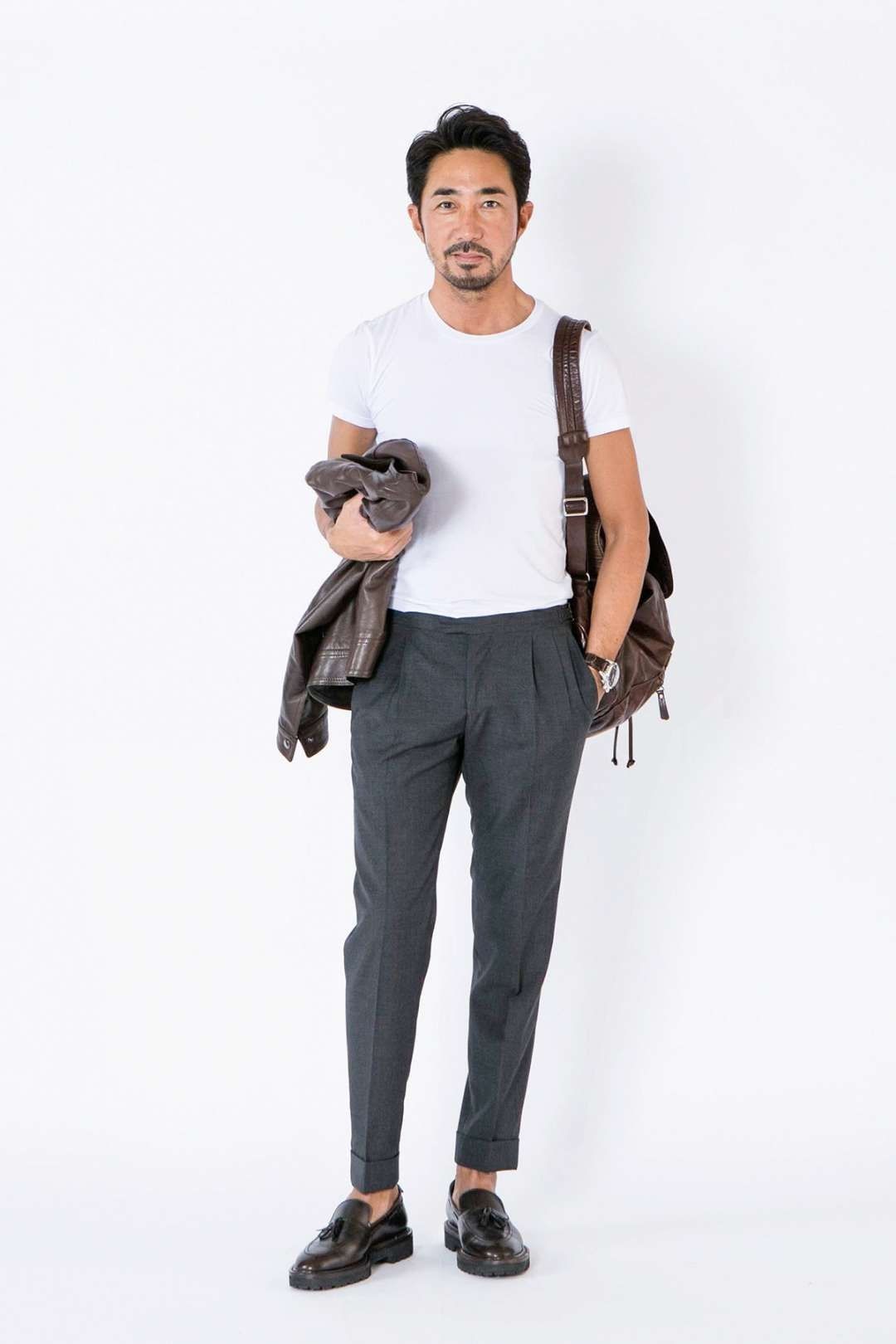 中年男人：为什么劝你少穿POLO衫，多穿T恤？看46岁靳东就明白了