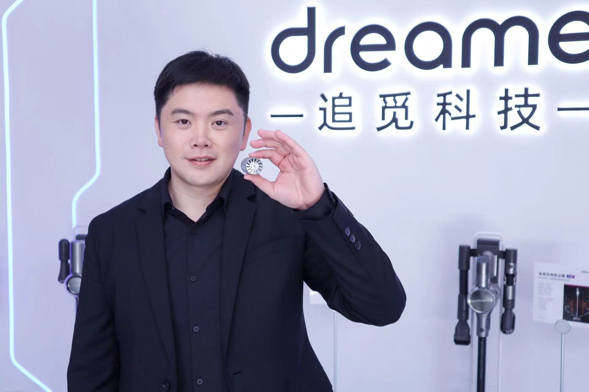 当造飞机的“狂人”去扫地｜创新者Innovator