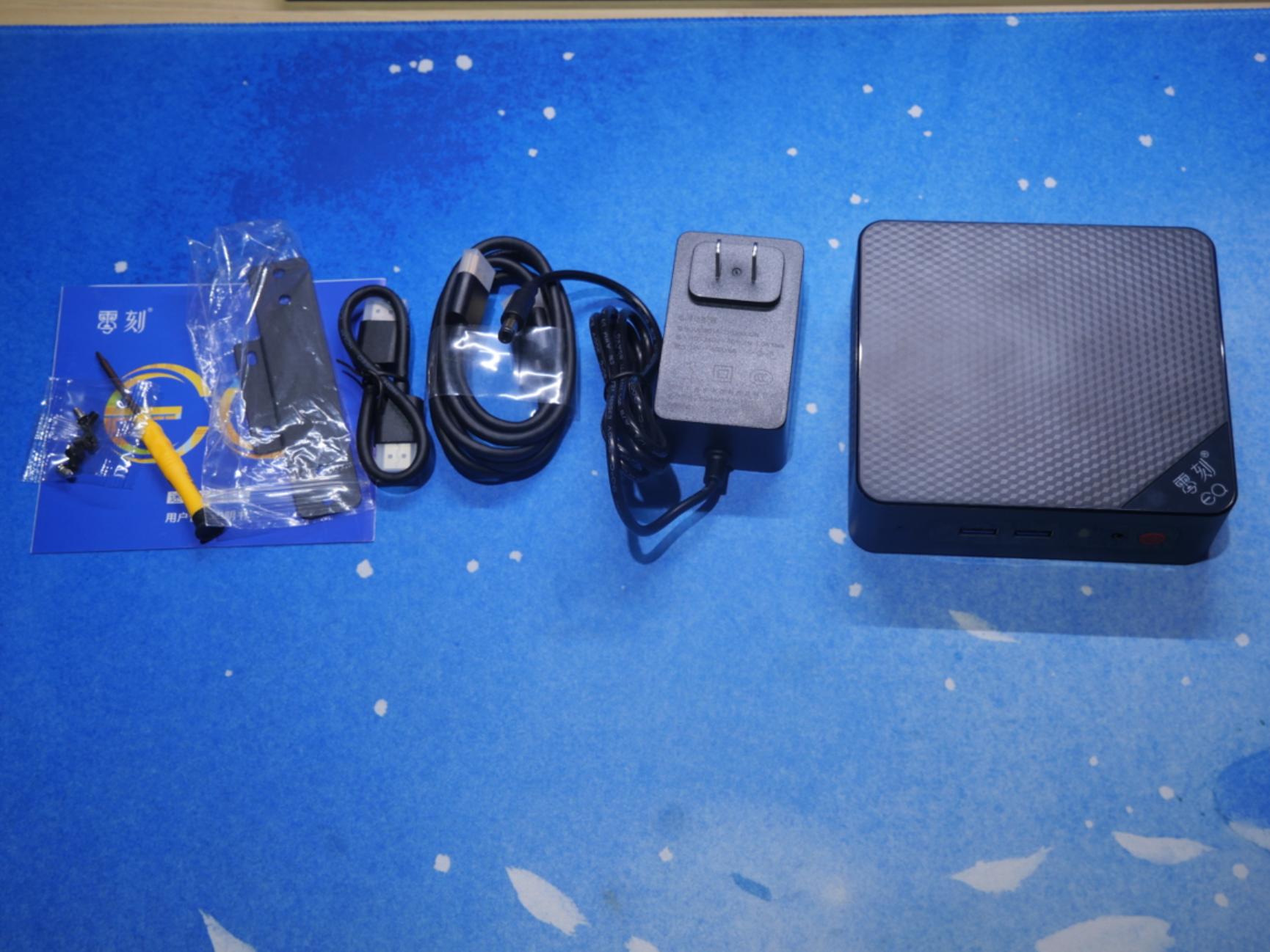 再也不怕投屏被限。零刻EQ12全能小主机直连电视，4K资源轻松看。