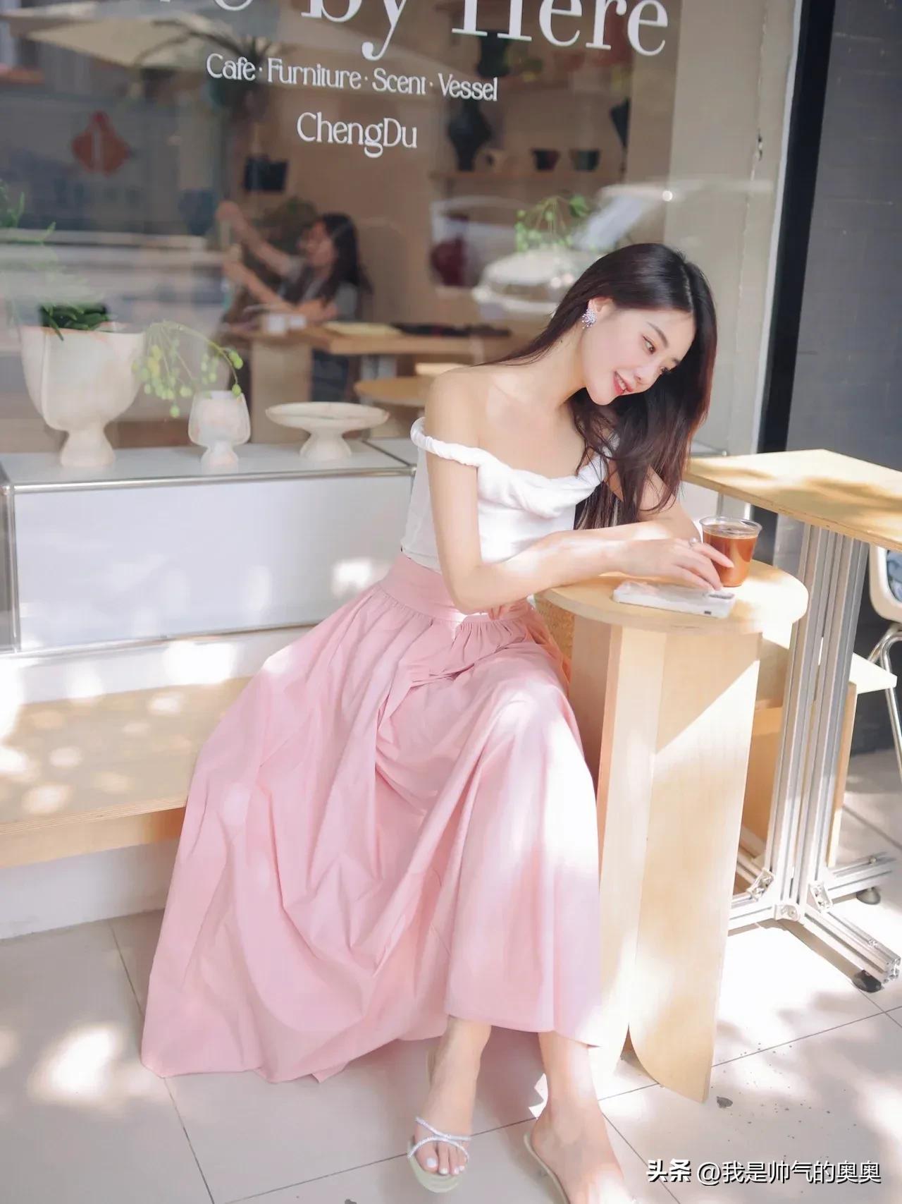 闺蜜让我加她男友微信试探她,闺蜜让我加她老公微信