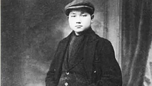 *小平邓**有多厉害？多次抓到一手“烂牌”，出手时总能让人眼前一亮