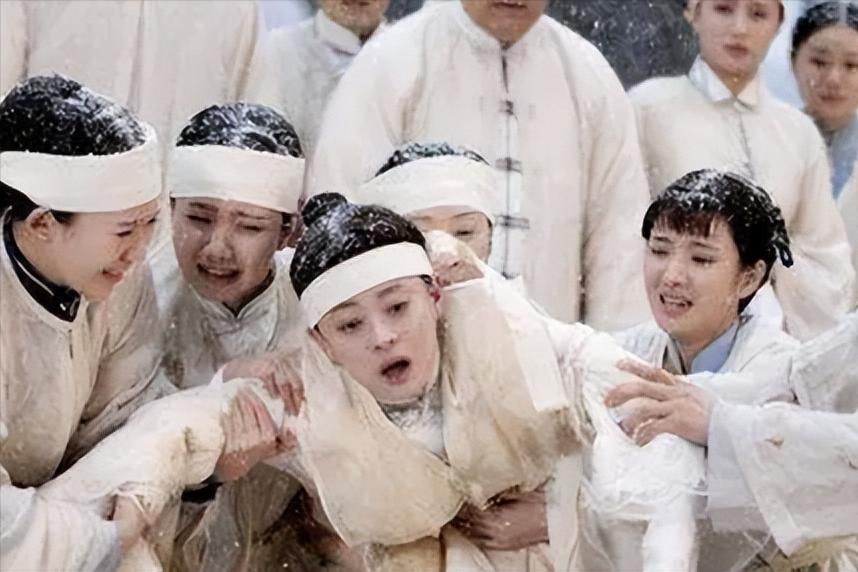 古代妃子下葬为何要堵住九窍,为什么古代后宫妃子下葬堵