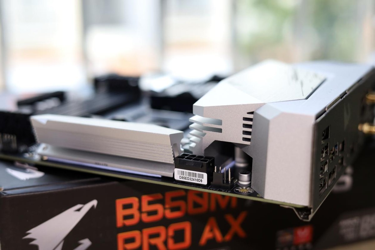 技嘉雪雕b550m-aorusproax,技嘉雪雕b560maoruspromax