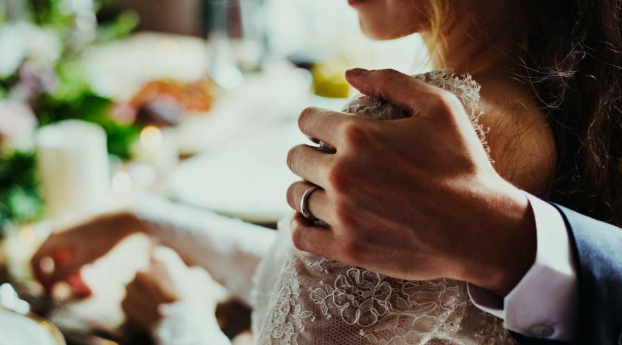 相亲10年未嫁,相亲100次仍单身