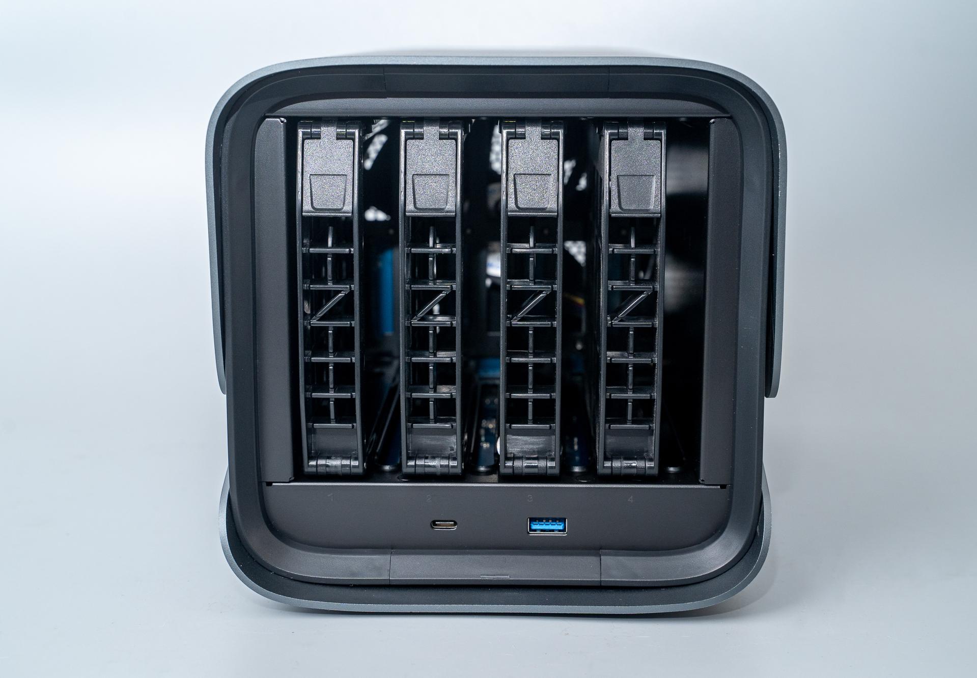 从小白走向专业：极空间新Z4开箱体验！Dcoker安装QB*载下**器教程