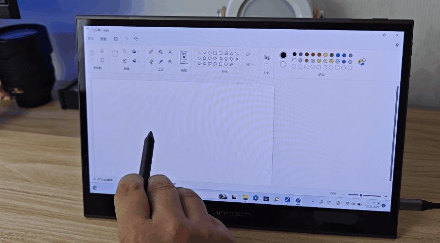 目前市面上最好的oled显示器,目前oled最好的显示器