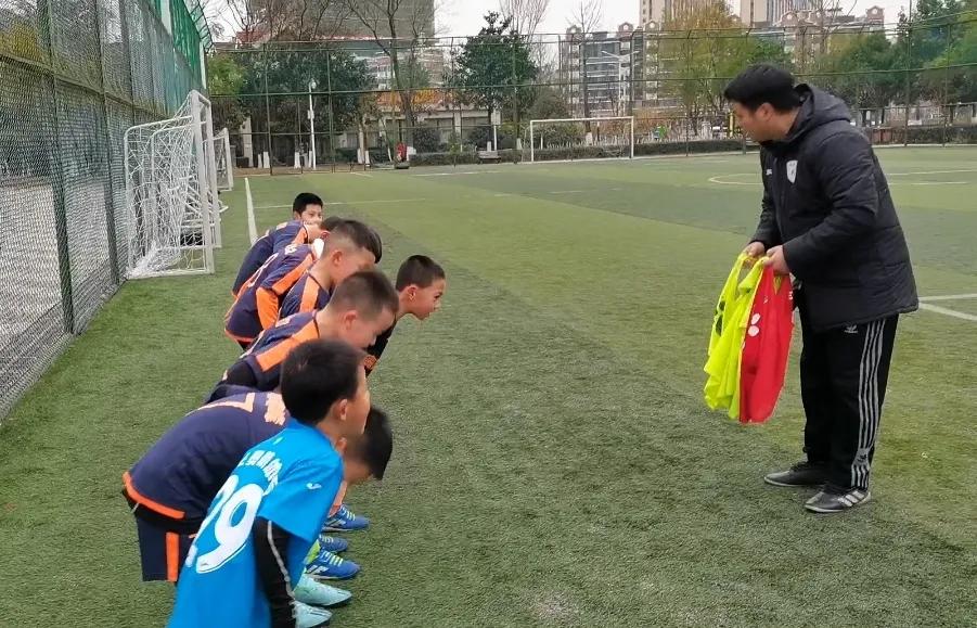 南充奥航青训,四川南充奥航足球俱乐部