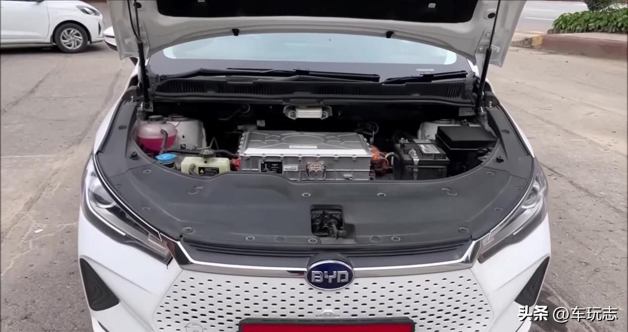 e6比亚迪新能源汽车,纯电动比亚迪e6不容忽视的亮点