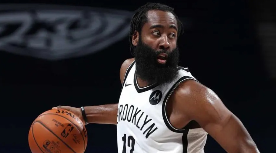 媲美库里的巨星？无法信任的球队毒瘤？哈登究竟是个怎样的球员？