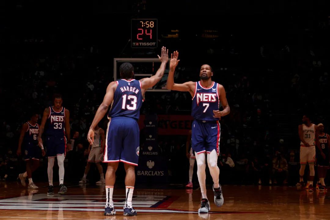 克莱汤普森复出之战库里反应,克莱复出暴扣库里