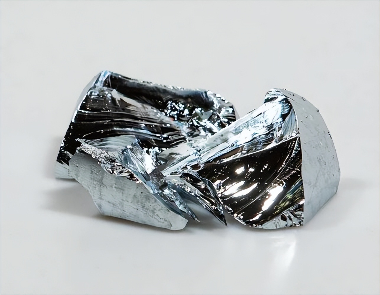 7月10日，美国投降！中国送上“大礼”，美专家：我们赶不上中国