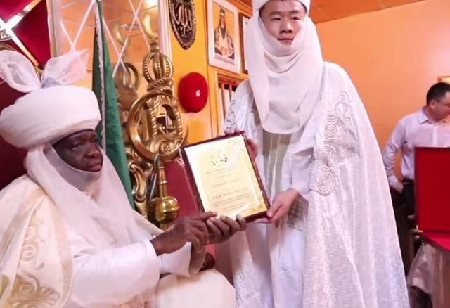 两年前河南小伙意外当非洲酋长，封地百亩老婆随便娶，如今已回国