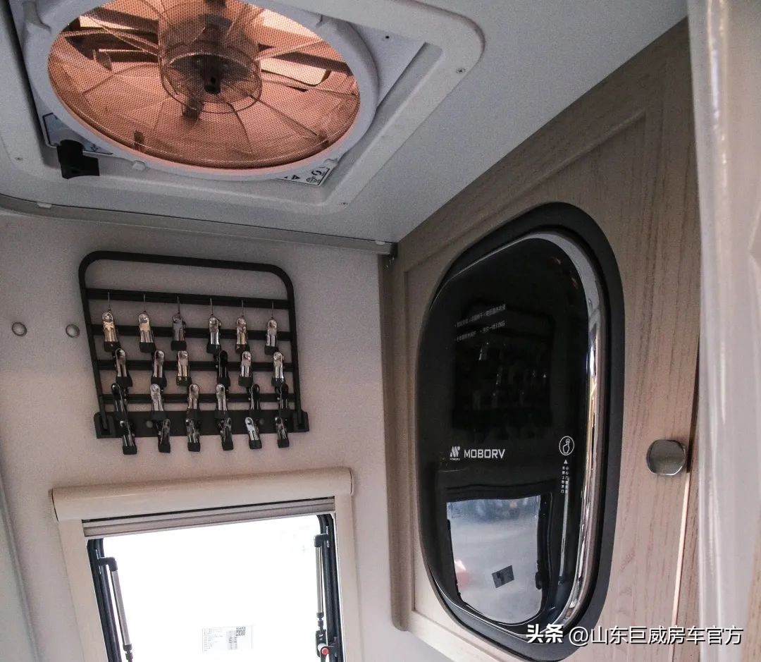 178万依维柯双拓展房车,依维柯b型房车