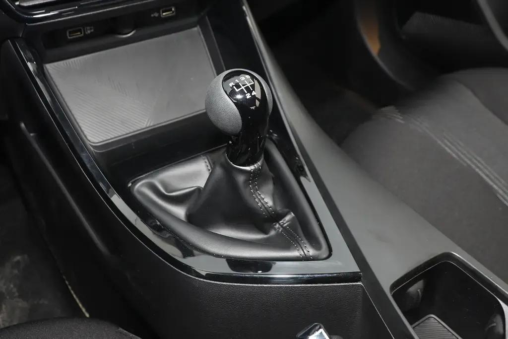 试驾新款荣威i5手动挡,荣威2022款i5试驾感受