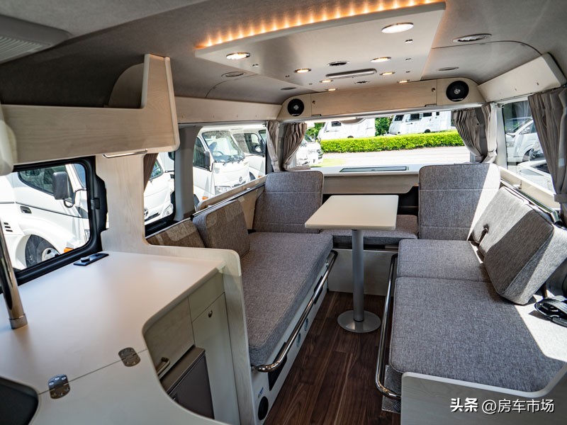 低顶丰田海狮房车布局,丰田海狮9座改装房车可做饭洗澡