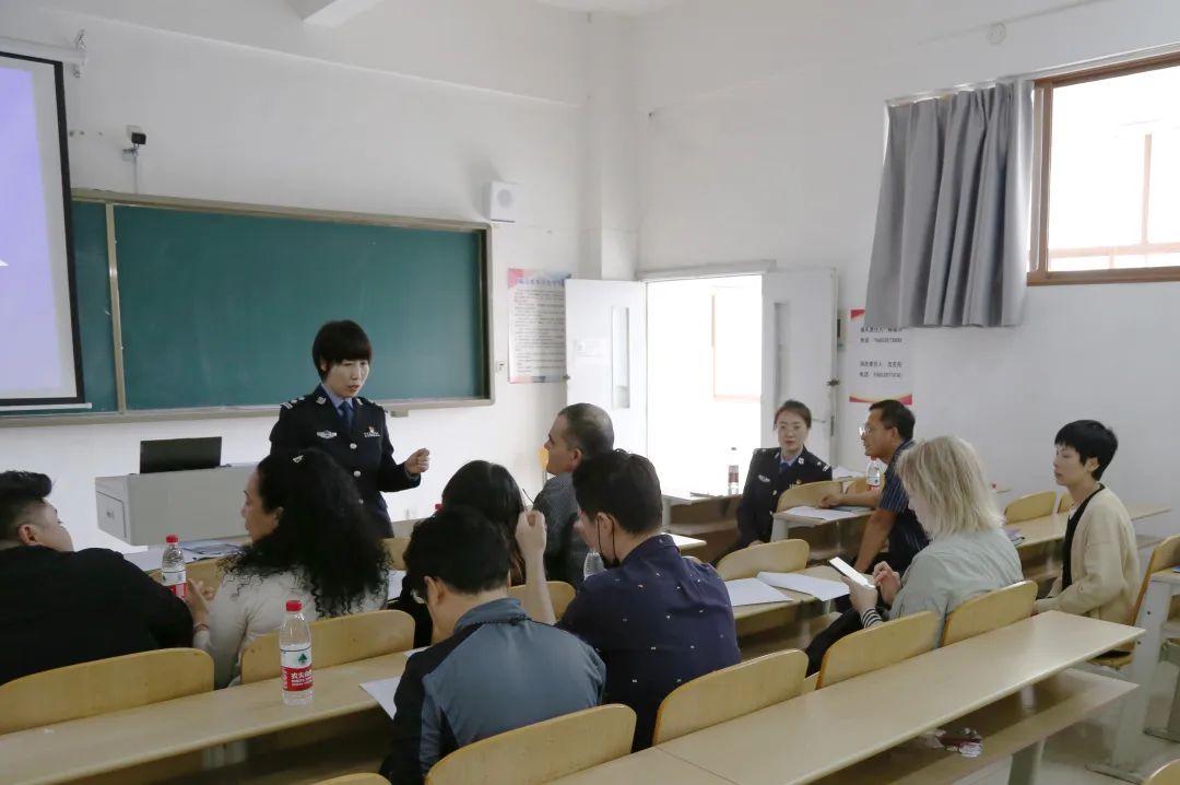 【外籍人才大走访临沂公安外事服务进高校】