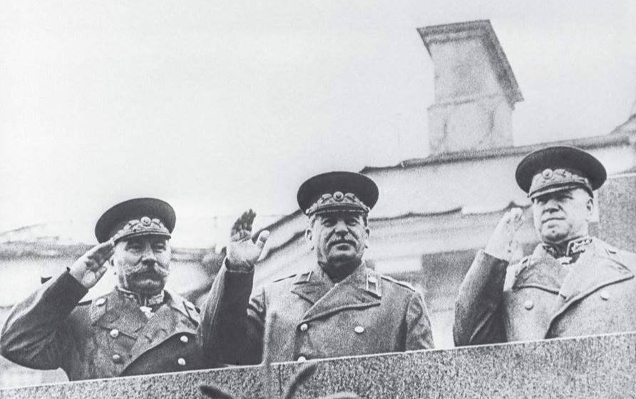 巅峰时期的德国大阅兵,德国战争时期的阅兵步伐威风凛凛