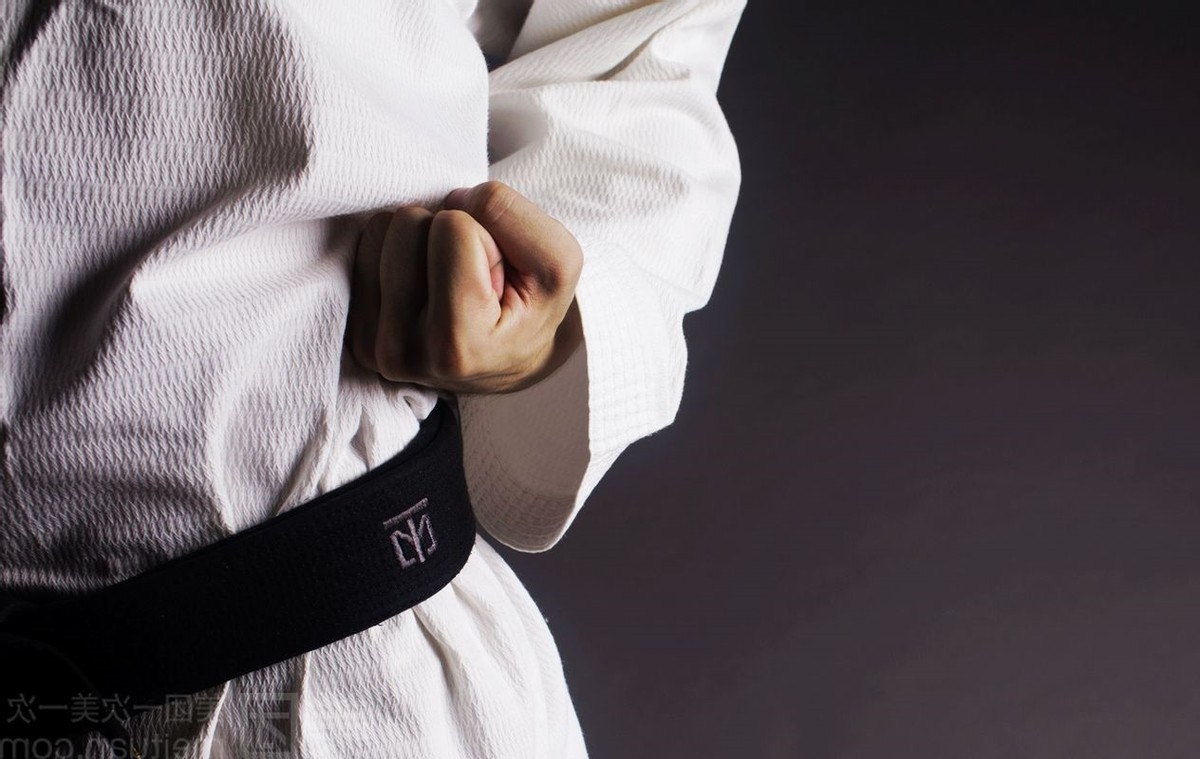 初中校园霸凌被家长暴打,15岁少年校园霸凌被打