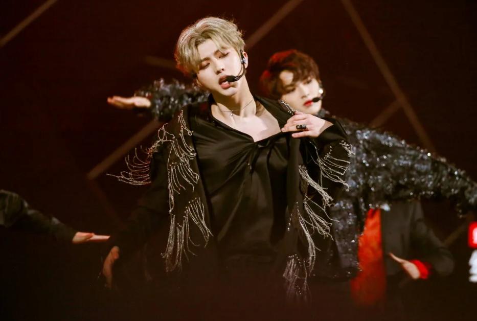 4块成本卖1千，3年加盟费38万，明星们割起韭菜来一点都不手软