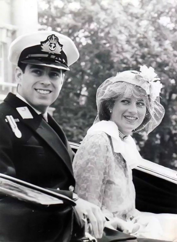 英女王最爱的儿子,英女王最疼爱哪个孙子