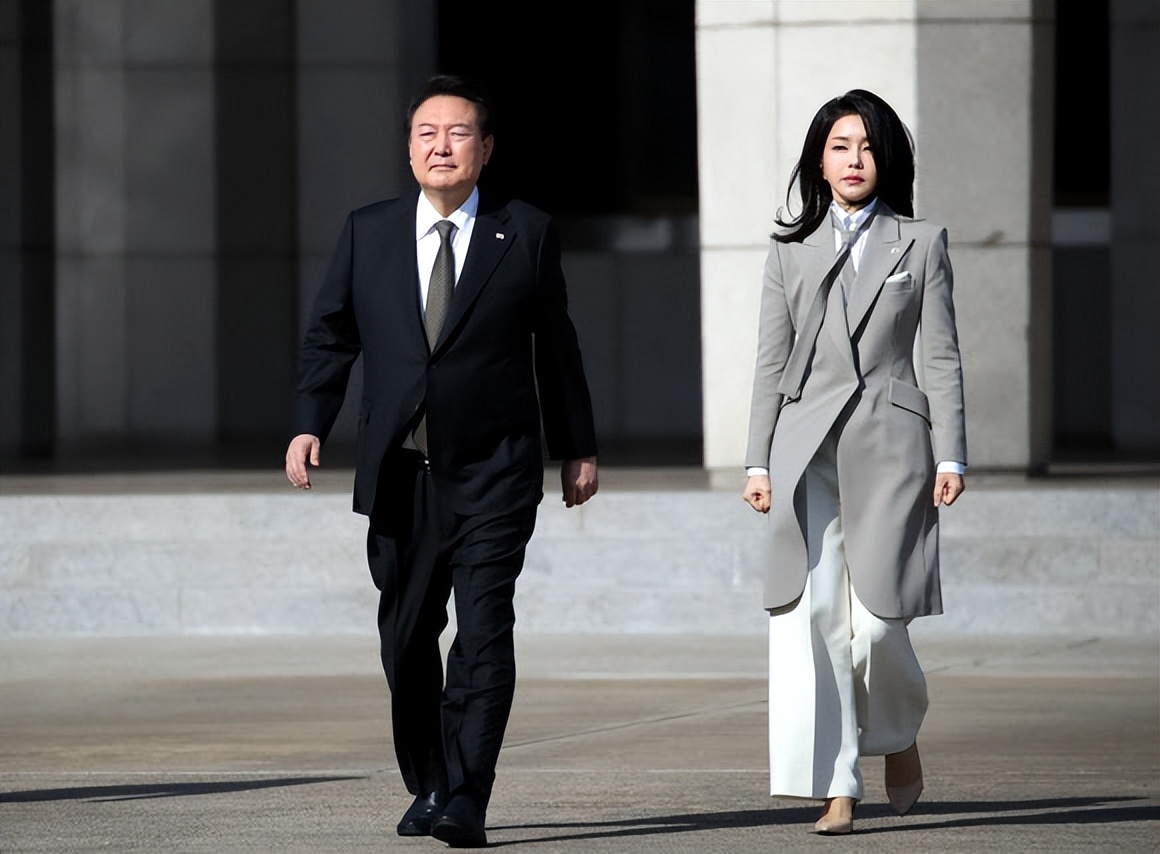 韩第一夫人访美韩服造型,韩第一夫人着装