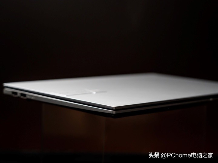 华硕无畏pro15锐龙版屏幕测评,华硕无畏pro15锐龙版屏幕60hz