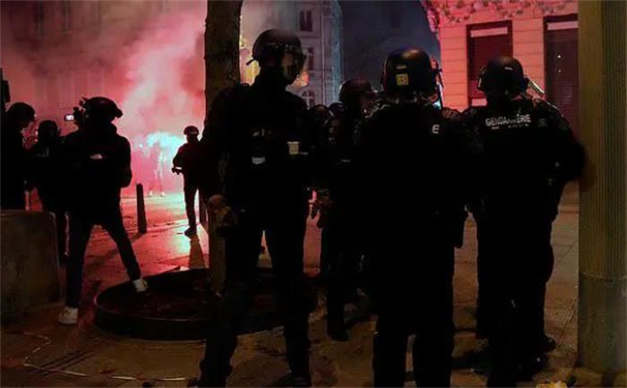 2018足球法国对哥伦比亚,法国2比0淘汰摩洛哥