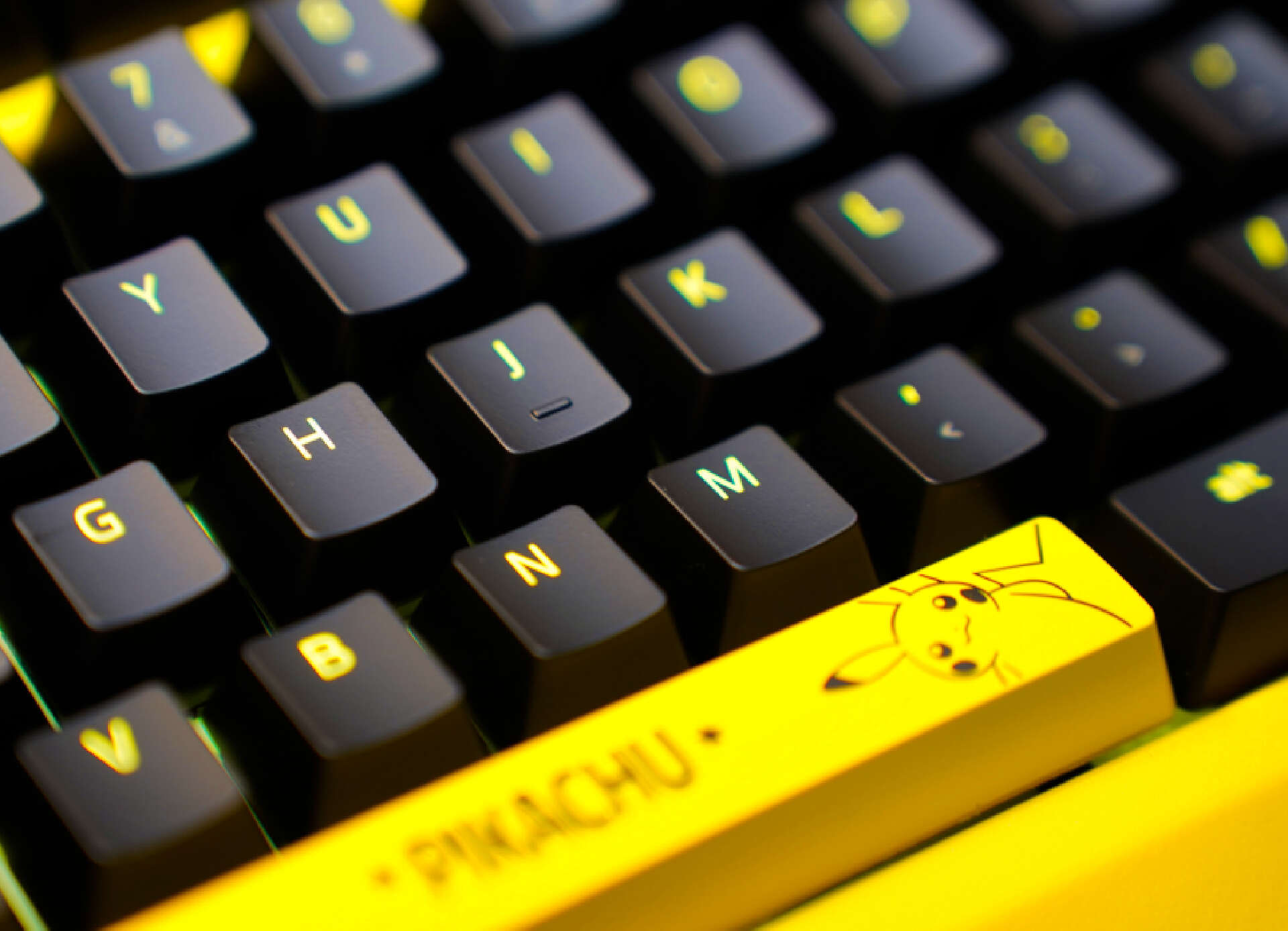 雷蛇皮卡丘联名套装,雷蛇皮卡丘联名主机