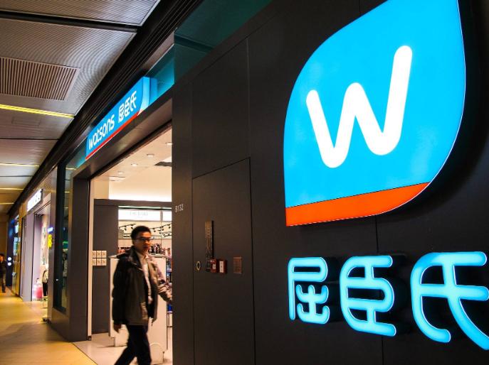 李嘉诚收购屈臣氏后的发展,屈臣氏李嘉诚创业历程