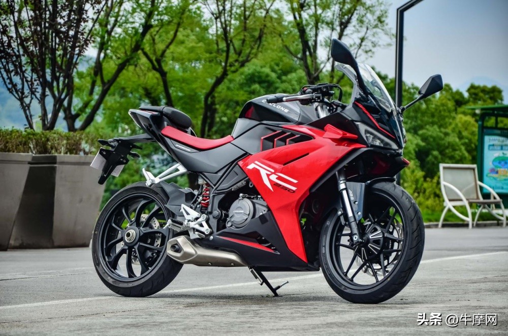 入门仿赛推荐1-2万双缸,赛科龙rc250仿赛震动大吗