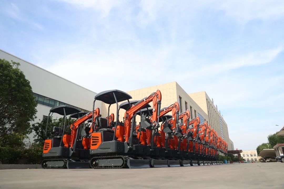 济宁小挖机国外卖多少钱,济宁小挖价格