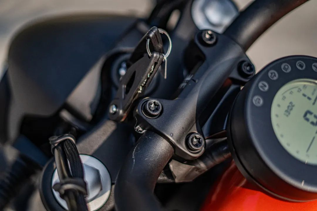 qj新闪300s测评,qjmotor300s测评