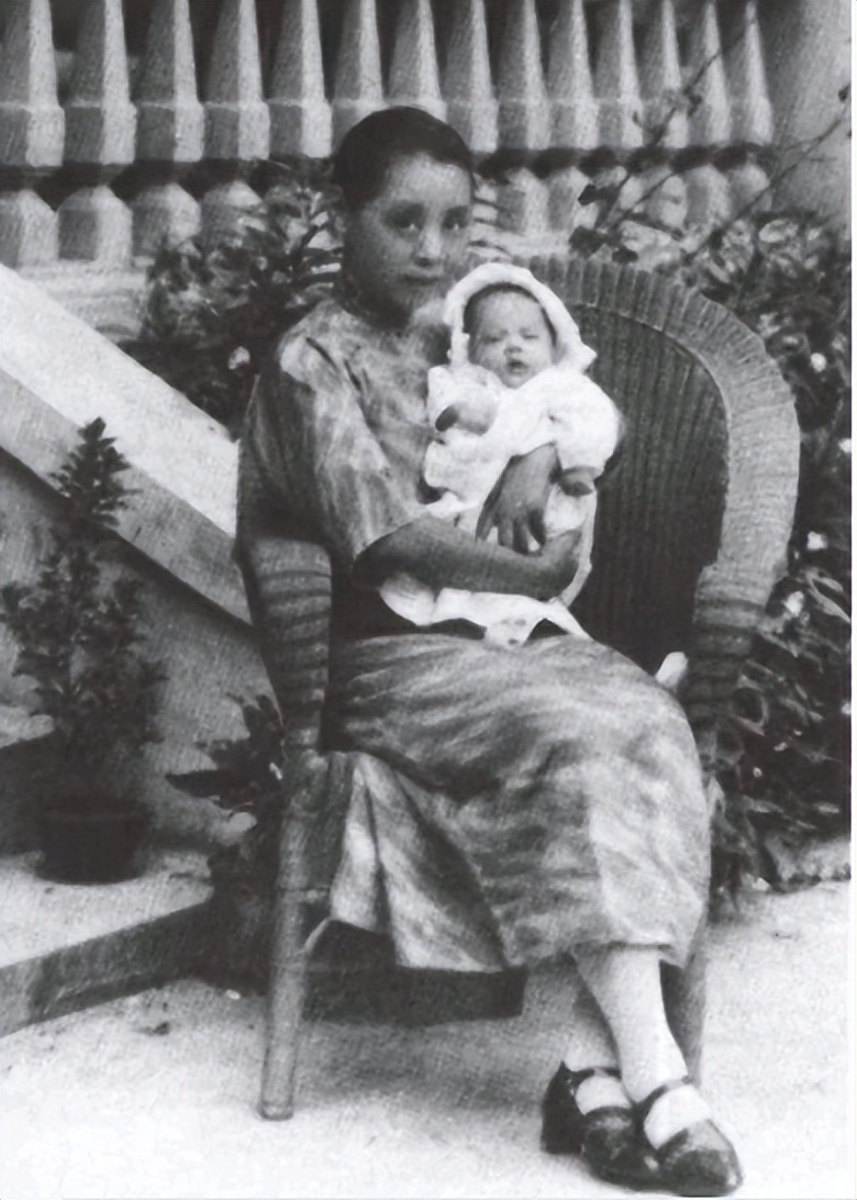 徐志摩逝世后留下唯一儿子,徐志摩幼子彼得