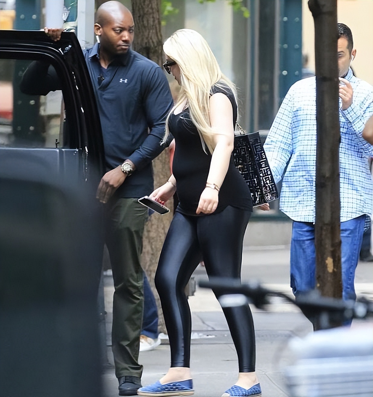 蒂芙尼特朗普和巴伦,伊万卡蒂芙尼近期照片