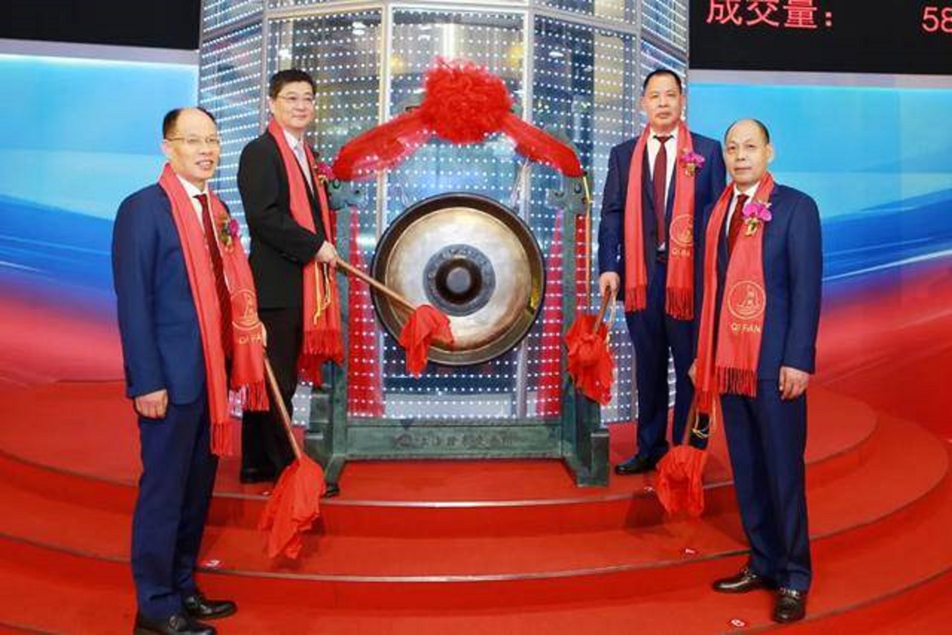 上海金山龙头企业,上海金山民企