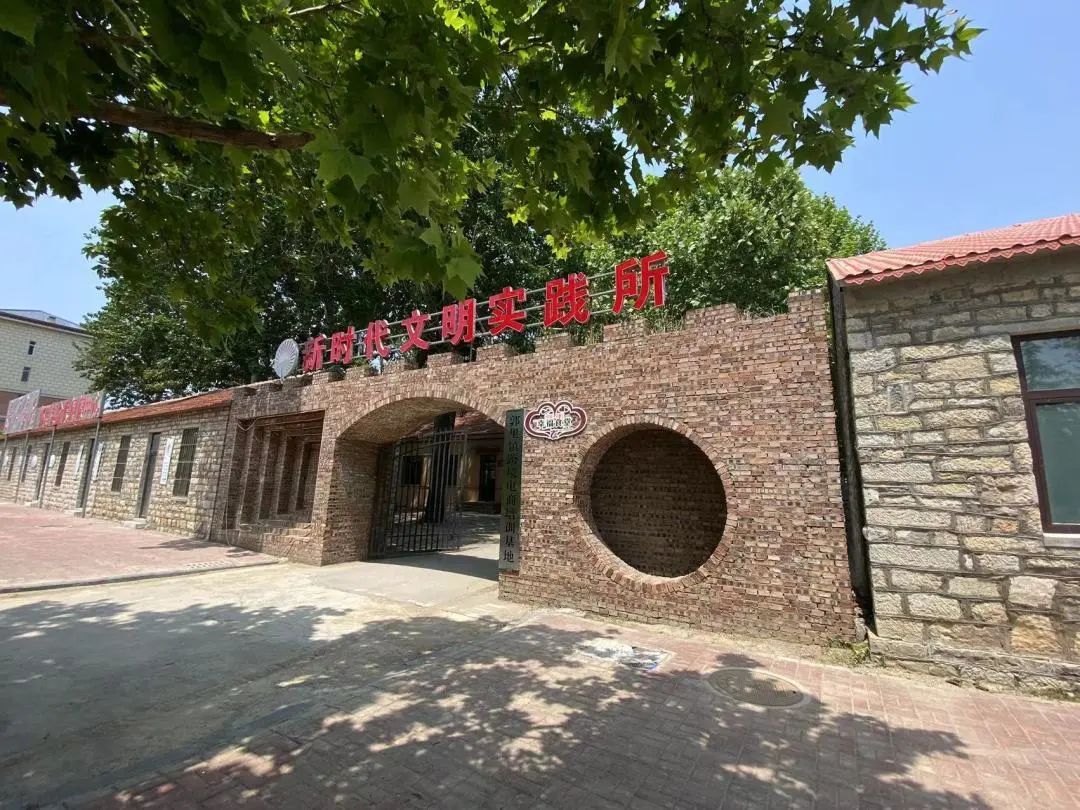 开展擦亮文明窗口志愿服务活动,志愿服务汇聚爱心为文明添彩