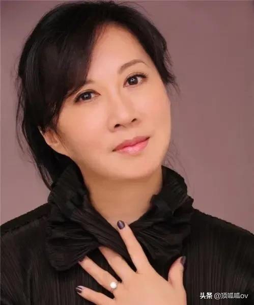 12对著名的“老夫少妻”演绎绝世童话！你相信爱情吗？