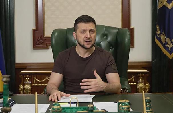 俄军即将攻城？车臣总统缴获乌军装甲车后高调炫耀：进城阅兵