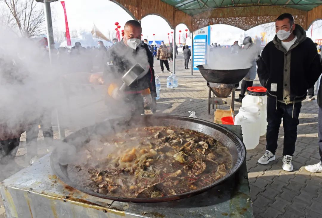 乌梁素海冰雪嘉年华,舞狮舞龙表演比赛