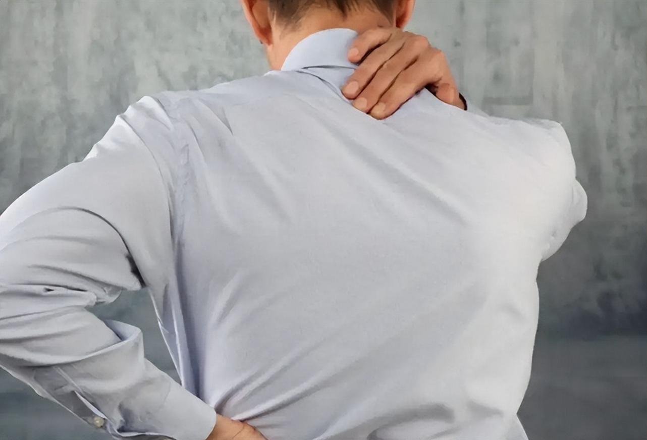 肩膀疼痛咔咔响怎么办缓解?肩膀疼痛咔咔响是一个比较普遍的问题