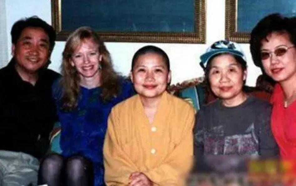 著名歌手李娜为什么出家,歌手李娜出家后靠什么生活