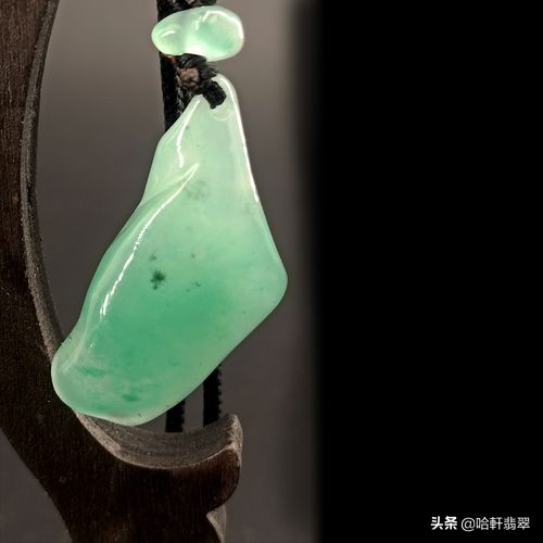 怒江的独龙玉戴着好吗,怒江独龙玉跟翡翠有什么区别