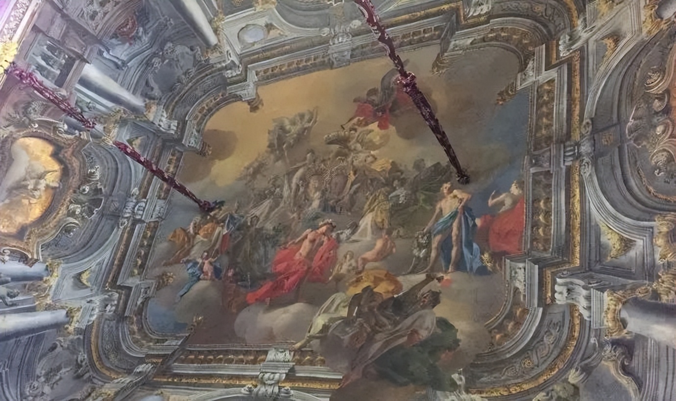 这座边陲小城才叫足球圣城99%人不知道的风景