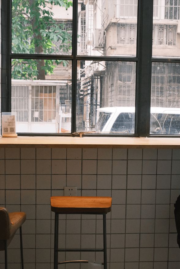 佛山70后老板打造300平书店弧形落地窗美翻了