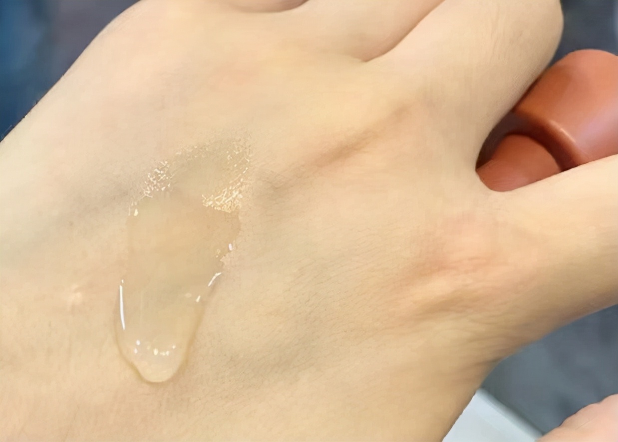 4款平价好用的护肤油,每次用几滴即可,皮肤一整天都嫩出水