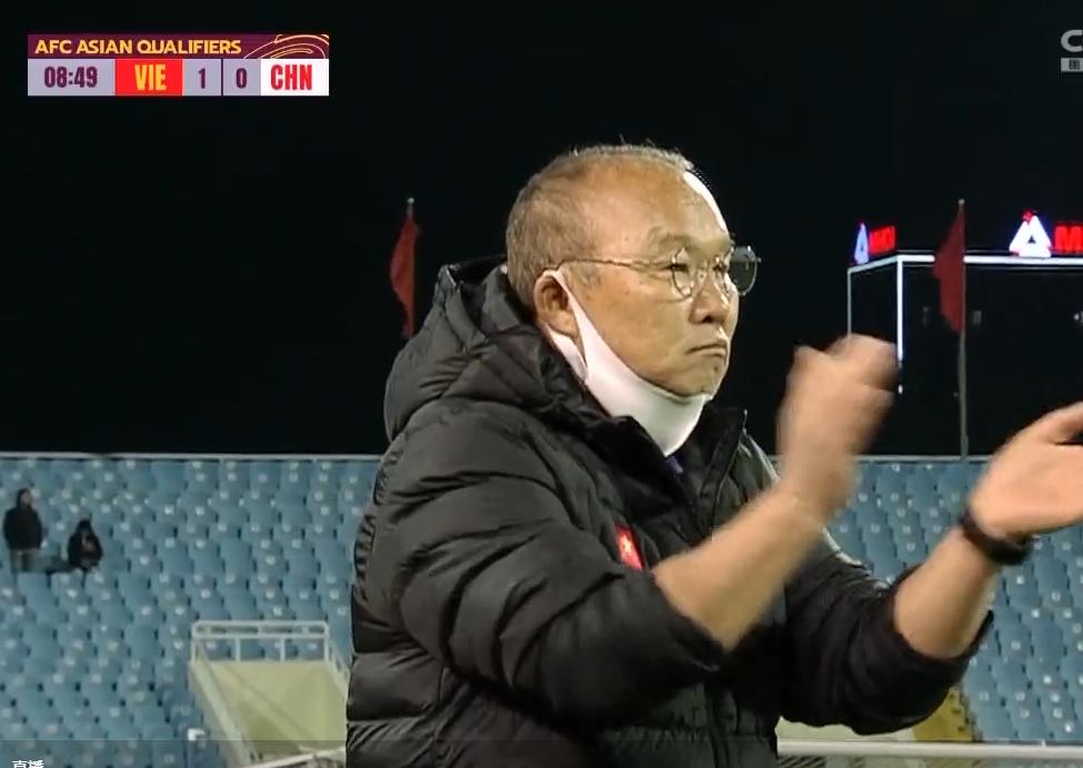 国足遭越南3大闷棍，简直伤口撒盐！美女球迷狂欢，陈戌源下课吧