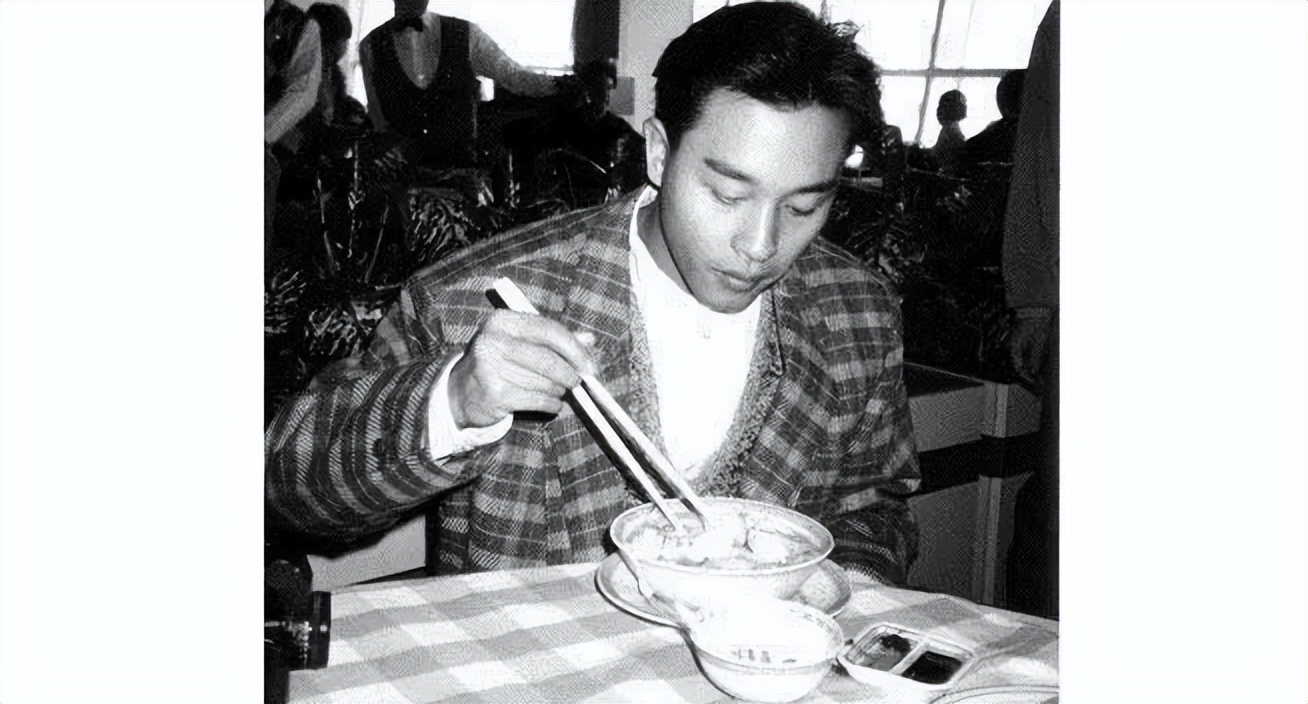 2003年张国荣最后一次露面,张国荣最后一次专访2003年3月21日