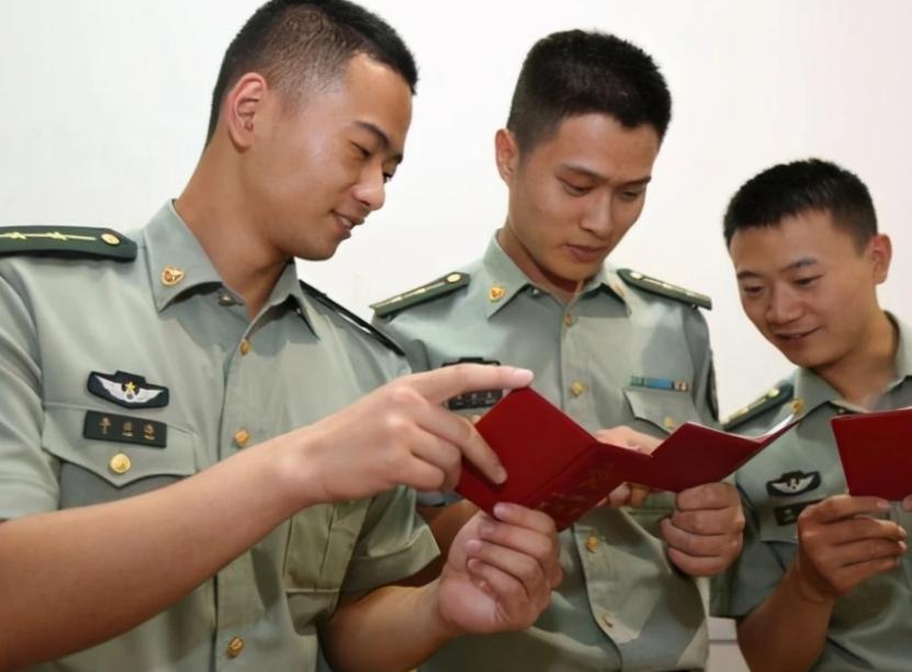 军队文职为什么不建议考,为什么部队文职这么热门