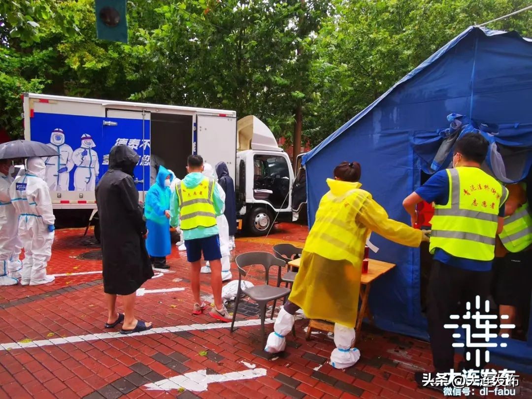 首个风暴潮海浪双红警报发布,风暴潮和海浪警报发布