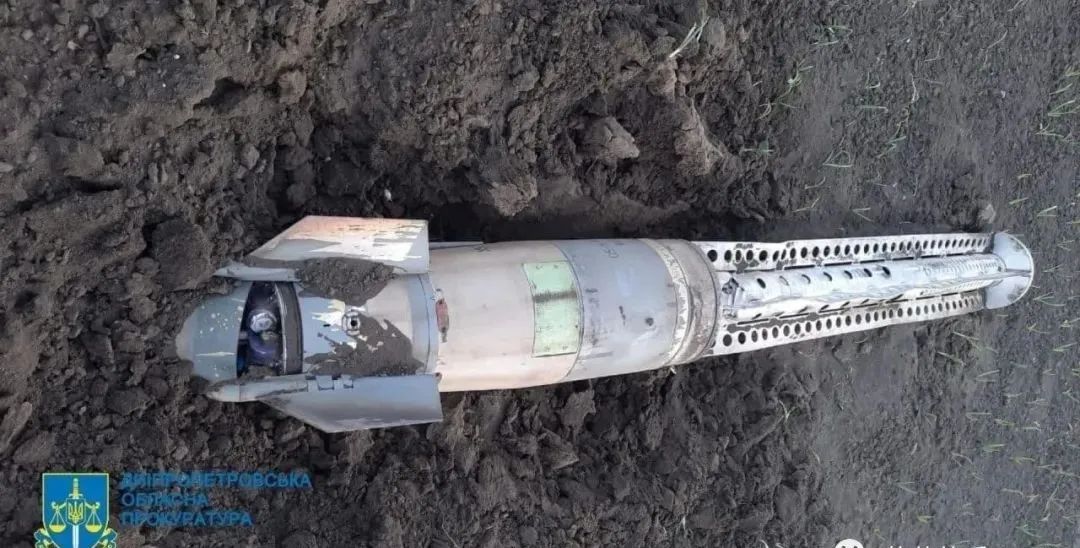 俄军精确打击乌克兰火箭炮,m270火箭炮vs龙卷风